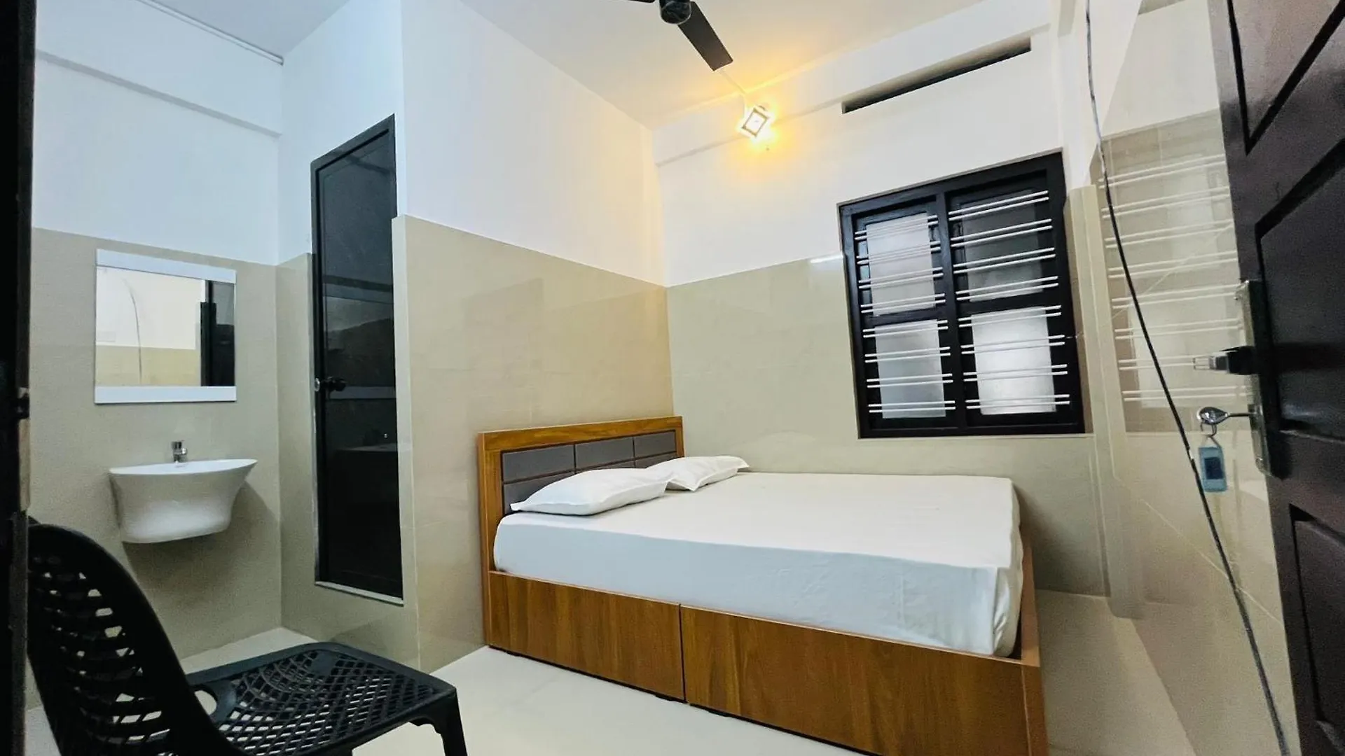 Priya Lodge Kozhikode